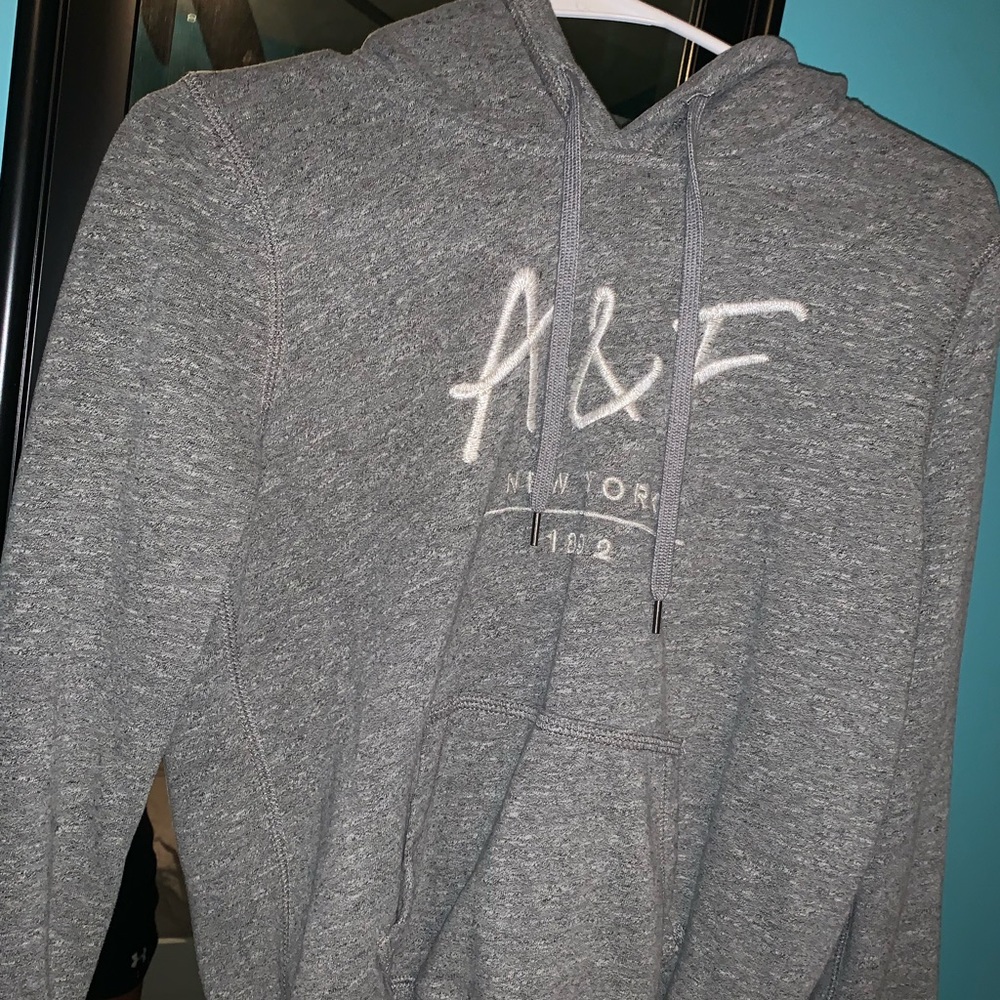 Gray Abercrombie and Fitch hoodie